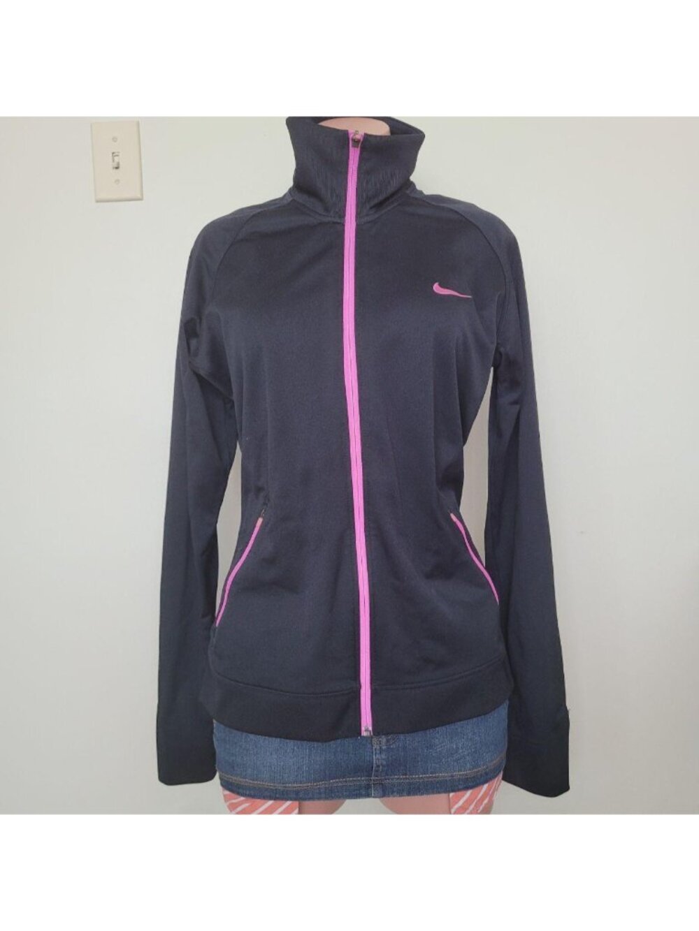 Nike Black &amp; Hot Pink Embroidered Spellout Stripe Track Jacket (L)